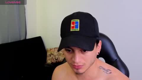 Snapshot of mikke_love chatting on 02-17-26, 02:35 MIKKE online show from 02-17-26, 02:35