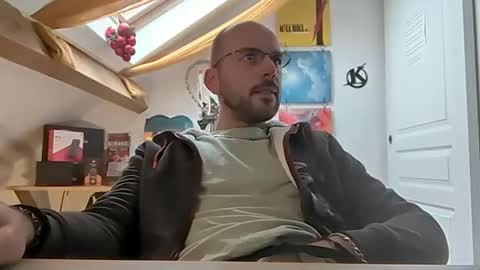 mikmik91 online show from 12-18-24, 11:02