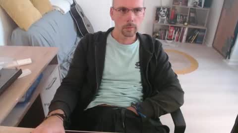 mikmik91 online show from 10-13-25, 10:15