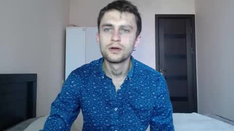 Snapshot of mikw63 chatting on 03-21-26, 06:18 Sin online show from 03-21-26, 06:18