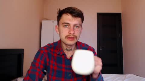 Snapshot of mikw63 chatting on 04-12-26, 04:17 Sin online show from 04-12-26, 04:17