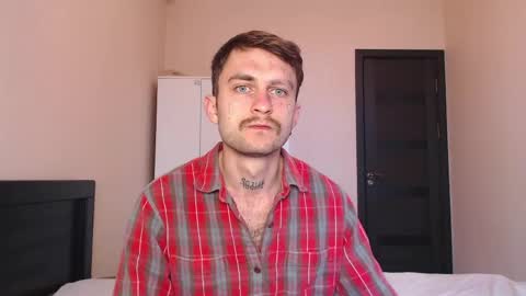 Snapshot of mikw63 chatting on 04-14-26, 03:34 Sin online show from 04-14-26, 03:34