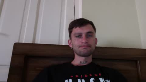 Snapshot of mikw63 chatting on 05-20-26, 06:30 Sin online show from 05-20-26, 06:30