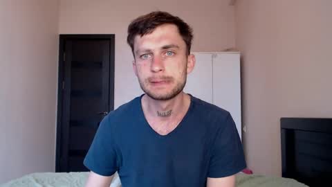 Snapshot of mikw63 chatting on 05-26-26, 06:09 Sin online show from 05-26-26, 06:09