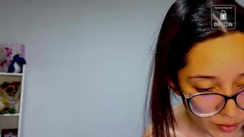 Snapshot of mila_2315 chatting on 03-01-26, 01:18 Mila and albert online show from 03-01-26, 01:18