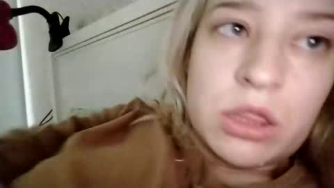 Mila 420 online show from 05-17-26, 07:39