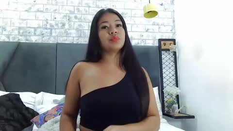 Snapshot of mila_adamss chatting on 01-20-25, 11:24 mila_adamss online show from 01-20-25, 11:24