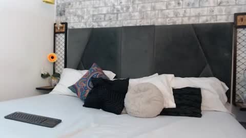 Snapshot of mila_adamss chatting on 10-18-25, 09:43 mila_adamss online show from 10-18-25, 09:43