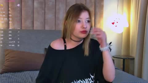 mila_blum online show from 04-17-26, 07:50