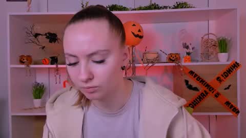 mila_glow online show from 11-03-25, 05:42