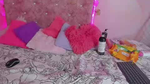 Snapshot of mila_grace_ chatting on 09-24-25, 06:44 mila_grace_ online show from 09-24-25, 06:44