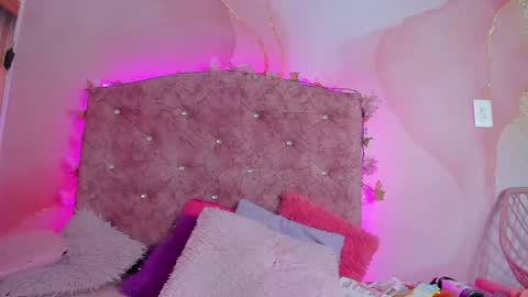 Snapshot of mila_grace_ chatting on 10-20-25, 06:41 mila_grace_ online show from 10-20-25, 06:41