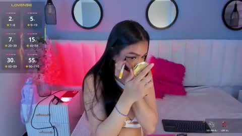 mila_hank online show from 11-12-25, 12:27