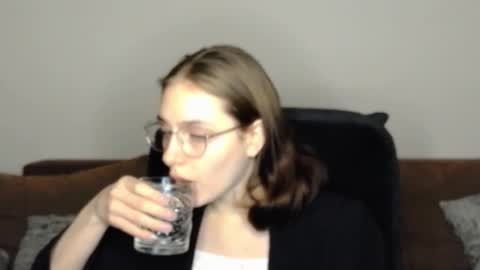 Snapshot of mila_keyy chatting on 12-13-25, 08:58 mila_keyy online show from 12-13-25, 08:58