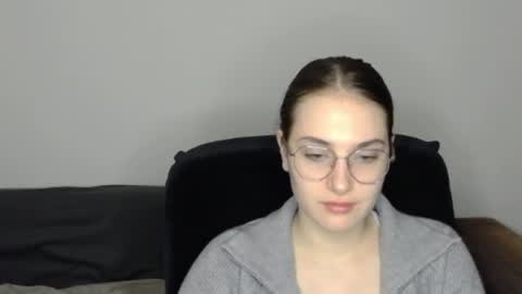 Snapshot of mila_keyy chatting on 04-27-26, 08:40 mila_keyy online show from 04-27-26, 08:40