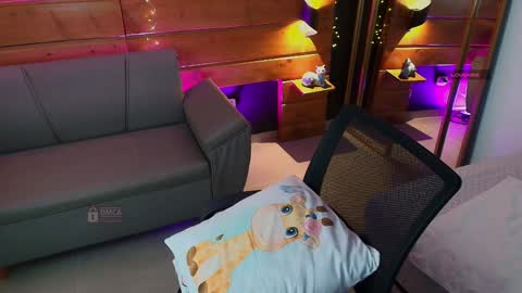 Milena  online show from 04-04-26, 11:18