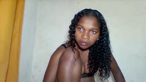 mila_lunah online show from 03-22-26, 12:47