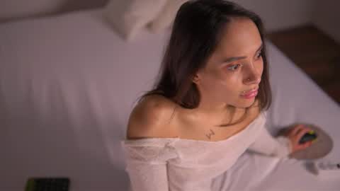 Snapshot of mila_may_ chatting on 02-28-25, 06:10 mila may online show from 02-28-25, 06:10