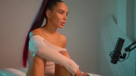 Snapshot of mila_may_ chatting on 09-21-25, 03:46 mila may online show from 09-21-25, 03:46