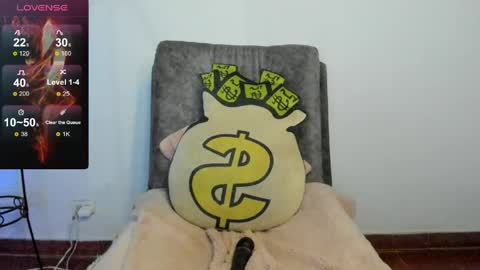 Snapshot of mila_paramo chatting on 04-21-26, 02:51 Camila online show from 04-21-26, 02:51