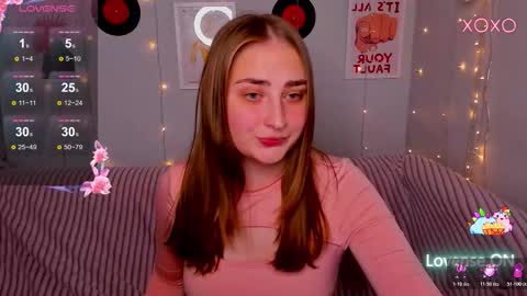 Snapshot of mila_prioress chatting on 12-18-25, 03:45 Milly online show from 12-18-25, 03:45