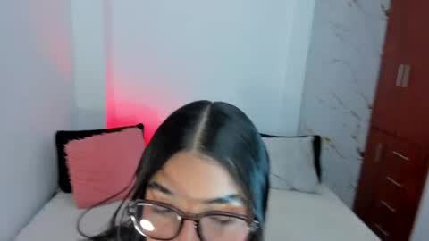 Snapshot of mila_rose1 chatting on 06-10-26, 02:01 martina online show from 06-10-26, 02:01