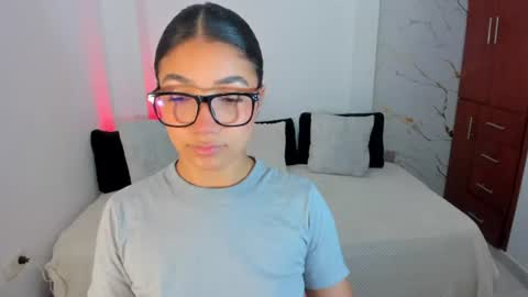 Snapshot of mila_rose1 chatting on 06-16-26, 03:31 martina online show from 06-16-26, 03:31