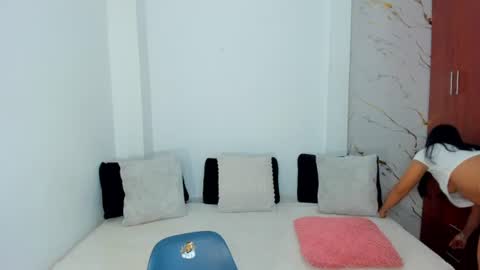 Snapshot of mila_rose1 chatting on 06-21-26, 02:14 martina online show from 06-21-26, 02:14