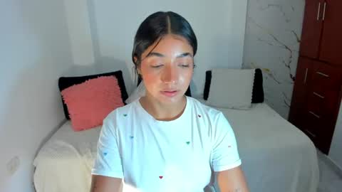 Snapshot of mila_rose1 chatting on 06-25-26, 05:12 martina online show from 06-25-26, 05:12