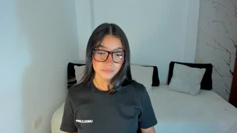Snapshot of mila_rose1 chatting on 07-09-26, 03:10 martina online show from 07-09-26, 03:10