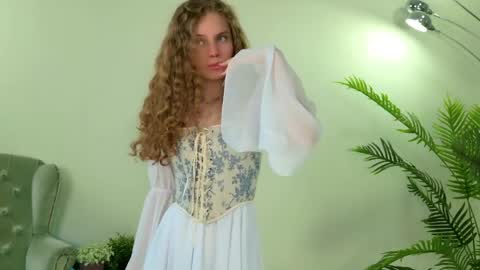 Mila online show from 05-07-26, 05:24