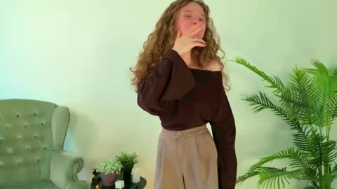 Mila online show from 05-12-26, 08:44