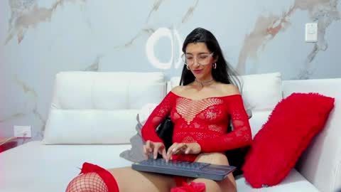          online show from 02-05-25, 01:04