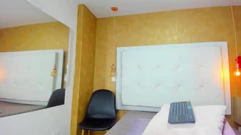          online show from 11-18-25, 10:25