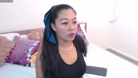 mila online show from 03-11-26, 11:38