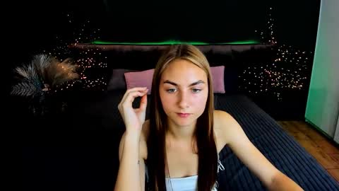 Snapshot of milaaddam chatting on 09-19-25, 12:28 Milla online show from 09-19-25, 12:28