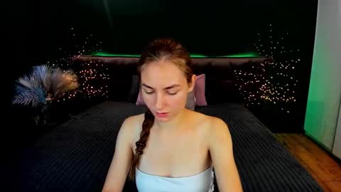 Snapshot of milaaddam chatting on 09-21-25, 05:42 Milla online show from 09-21-25, 05:42