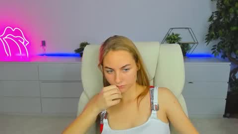 Snapshot of milaaddam chatting on 09-30-25, 05:45 Milla online show from 09-30-25, 05:45