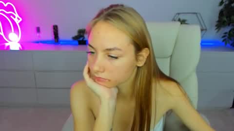 Snapshot of milaaddam chatting on 10-06-25, 05:38 Milla online show from 10-06-25, 05:38