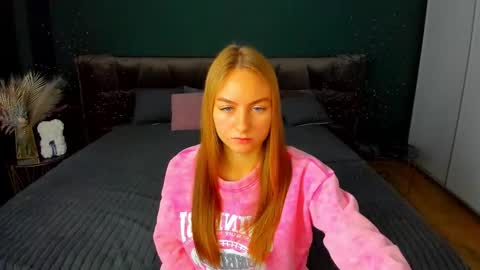 Snapshot of milaaddam chatting on 11-08-25, 06:46 Milla online show from 11-08-25, 06:46