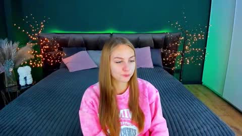 Snapshot of milaaddam chatting on 11-15-25, 08:11 Milla online show from 11-15-25, 08:11