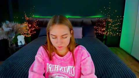 Snapshot of milaaddam chatting on 11-29-25, 07:11 Milla online show from 11-29-25, 07:11