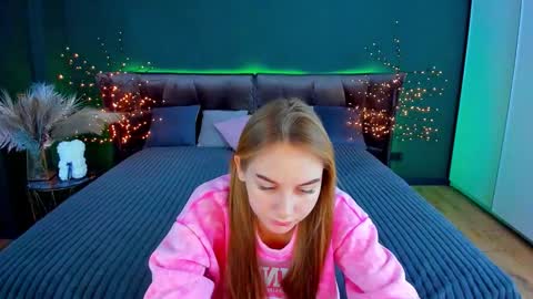 Snapshot of milaaddam chatting on 11-30-25, 06:50 Milla online show from 11-30-25, 06:50