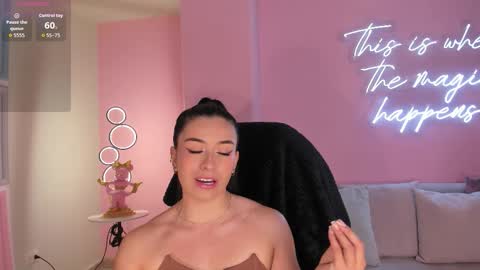 Snapshot of milacoleman chatting on 11-08-25, 02:12 Mila online show from 11-08-25, 02:12