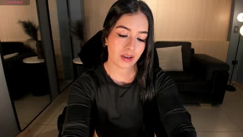 Snapshot of milacoleman chatting on 11-18-25, 02:06 Mila online show from 11-18-25, 02:06