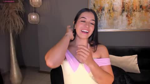 Snapshot of milacoleman chatting on 12-01-25, 11:15 Mila online show from 12-01-25, 11:15