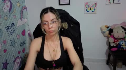 Snapshot of milacoxx8819 chatting on 09-08-25, 11:59 milacoxx8819 online show from 09-08-25, 11:59