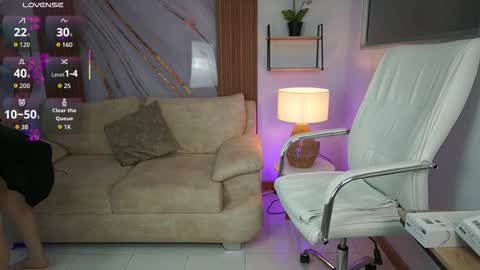 Snapshot of milacrave chatting on 10-10-25, 11:42 milacrave online show from 10-10-25, 11:42