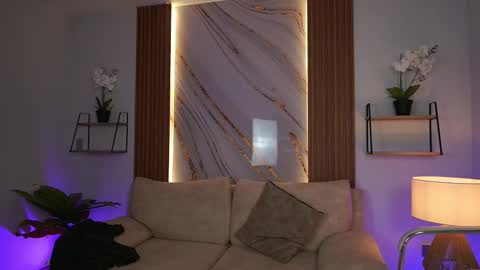 milacrave online show from 12-04-25, 11:41