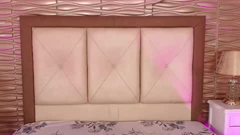 miladiosa online show from 05-20-26, 12:00